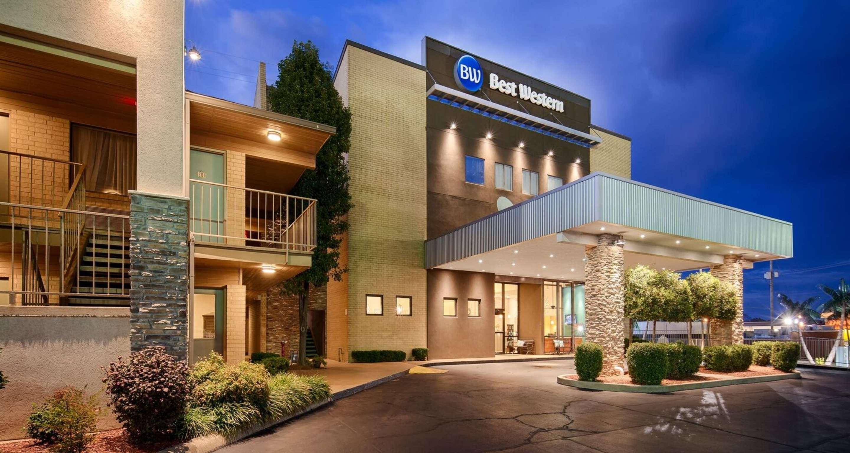 Best Western The Oasis At Joplin Bagian luar foto